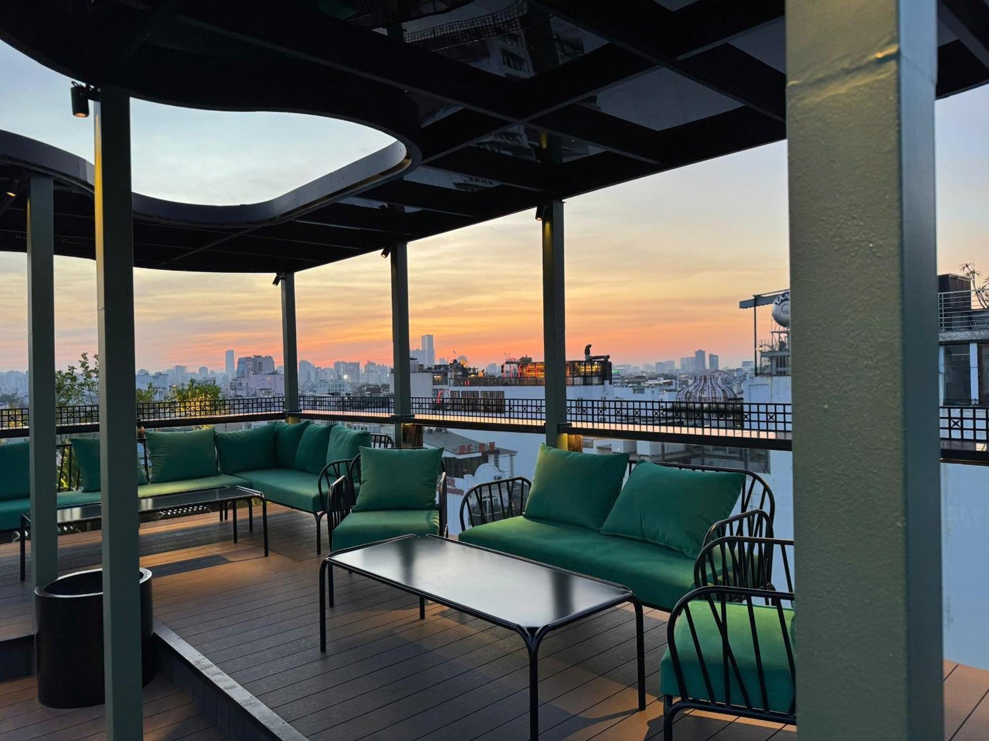 Golden Lotus Luxury Hotel Ханой Экстерьер фото