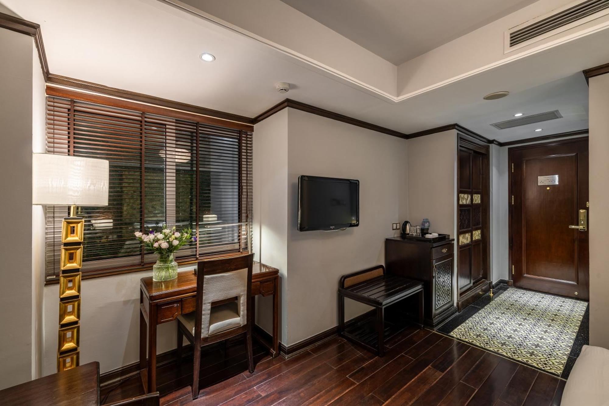 Golden Lotus Luxury Hotel Ханой Экстерьер фото